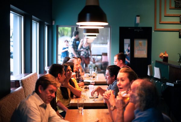 Dicas de iluminação para restaurantes