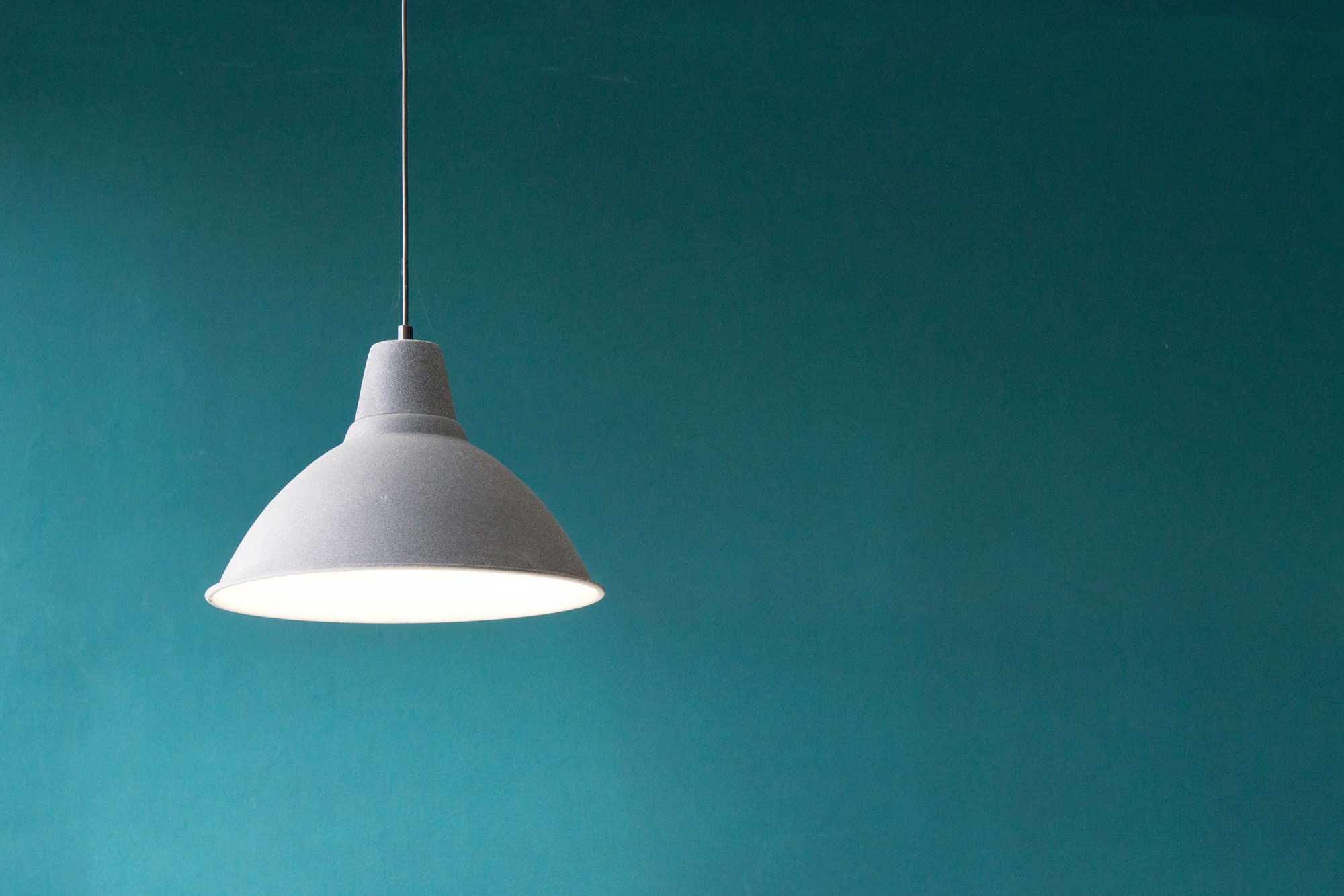 Lâmpada de LED x lâmpada fluorescente compacta: como utilizá-las corretamente