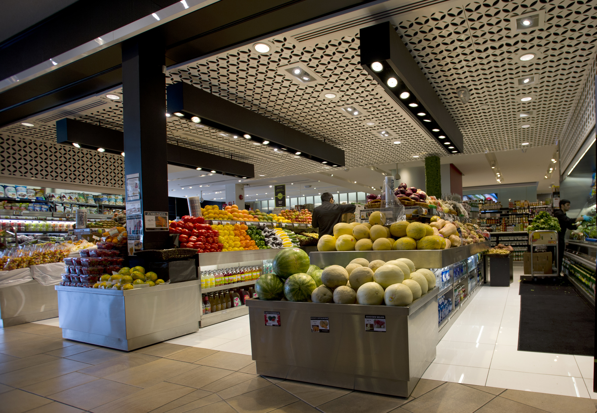 5 dicas de como ter uma iluminação eficiente para supermercados!